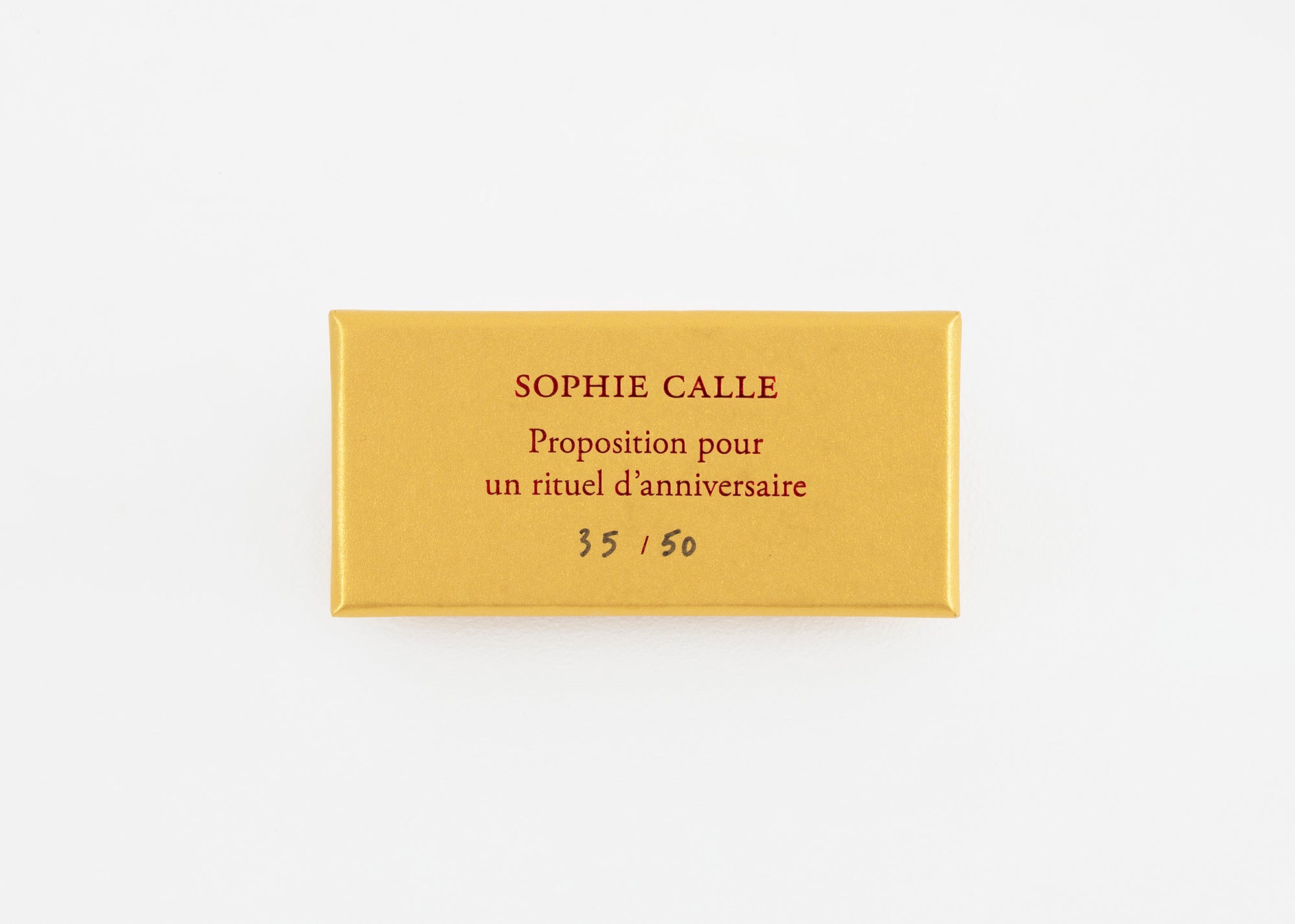 Sophie Calle - Proposition pour un rituel d'anniversaire, 2026 (Fizz Red)
