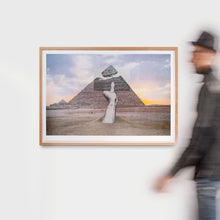Load image into Gallery viewer, JR - Trompe l'oeil, Greetings from Giza, 22 Octobre 2021, 16h44, Giza, Egypte, 2021