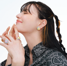 Load image into Gallery viewer, Takashi Murakami x Liquem - Flower Clip-On Earrings (Rainbow)
