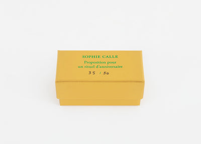 Sophie Calle - Proposition pour un rituel d'anniversaire, 2026 (Kiwi Green)