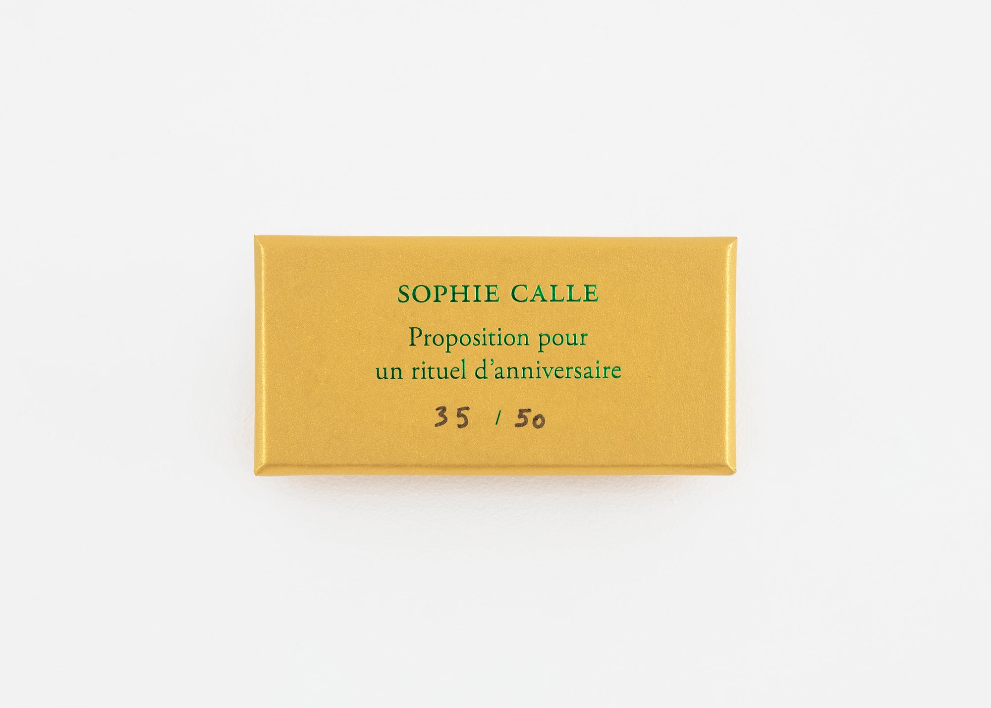Sophie Calle - Proposition pour un rituel d'anniversaire, 2026 (Kiwi Green)