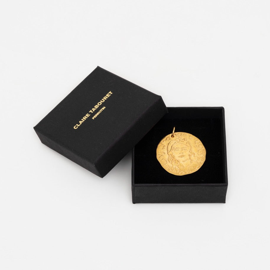 Claire Tabouret - Portraits with Curls Medallion