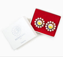 Load image into Gallery viewer, Takashi Murakami x Liquem - Pearl Flower Earrings (Clip-On)
